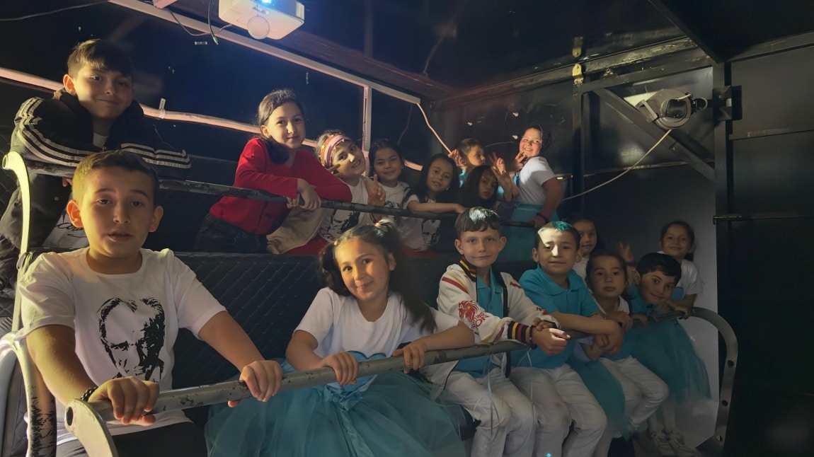 Öğrencilerimiz 8d Sinema ve Sanal Gerçeklik Deneyimi Yaşadılar